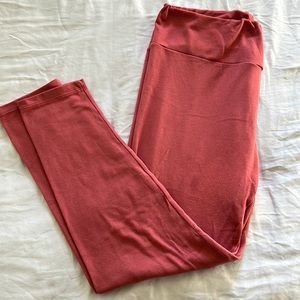 Feathers maternity pants/ Size L